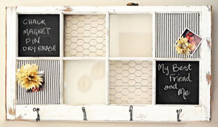 Anslagstavla av gammalt fönster